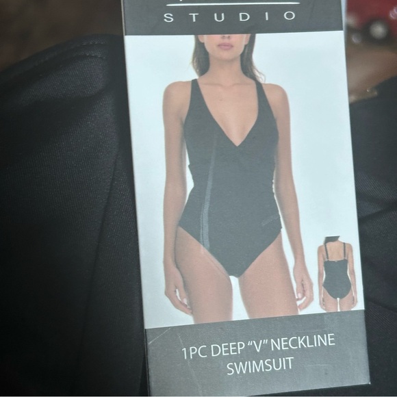 NWT Nicole Miller black one piece swimsuit Large Deep V Adjustable Steaps - Picture 5 of 9